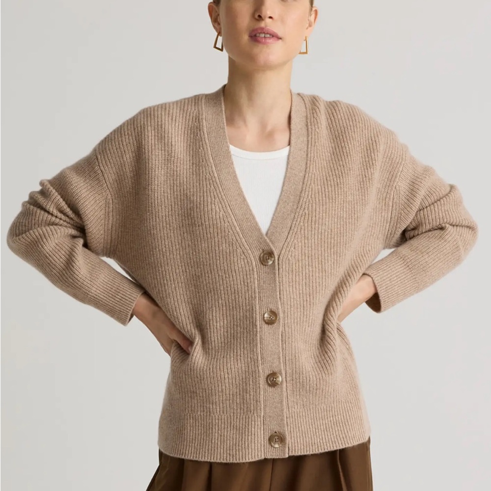 Quince Beige Women's Sweater - Mongolian Cashmere Boyfriend fit - Medium